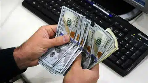 Illinois'de Banka Dolandırıcılığı: Kredi Sahteciliğiyle 9 Yıllık Fon Yolsuzluğu Ortaya Çıktı!
